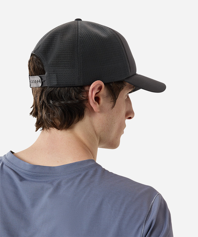 Arc_teryxBirdTruckerHatBlack_Graphite-ModelBack