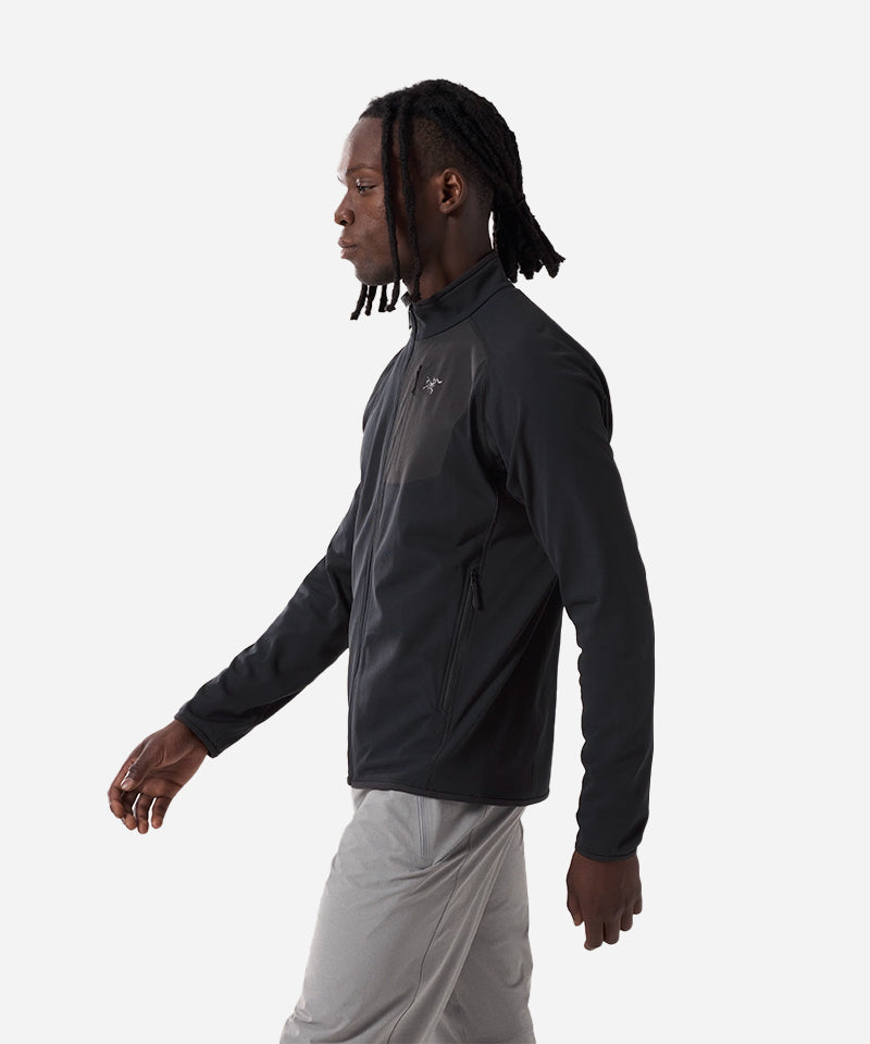 Arc_teryxDeltaJacketBlack-ModelSide