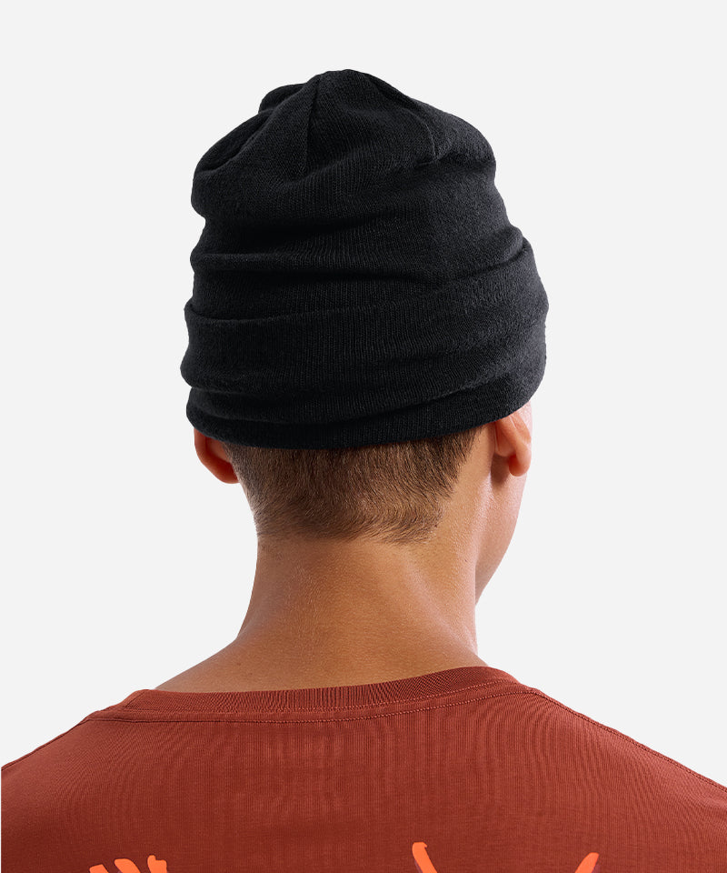 Arc_teryxEmbroidedBirdToqueBlack-ModelBack