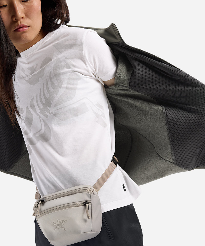 Arc_teryxMantis1WaistpackRune-ModelFront