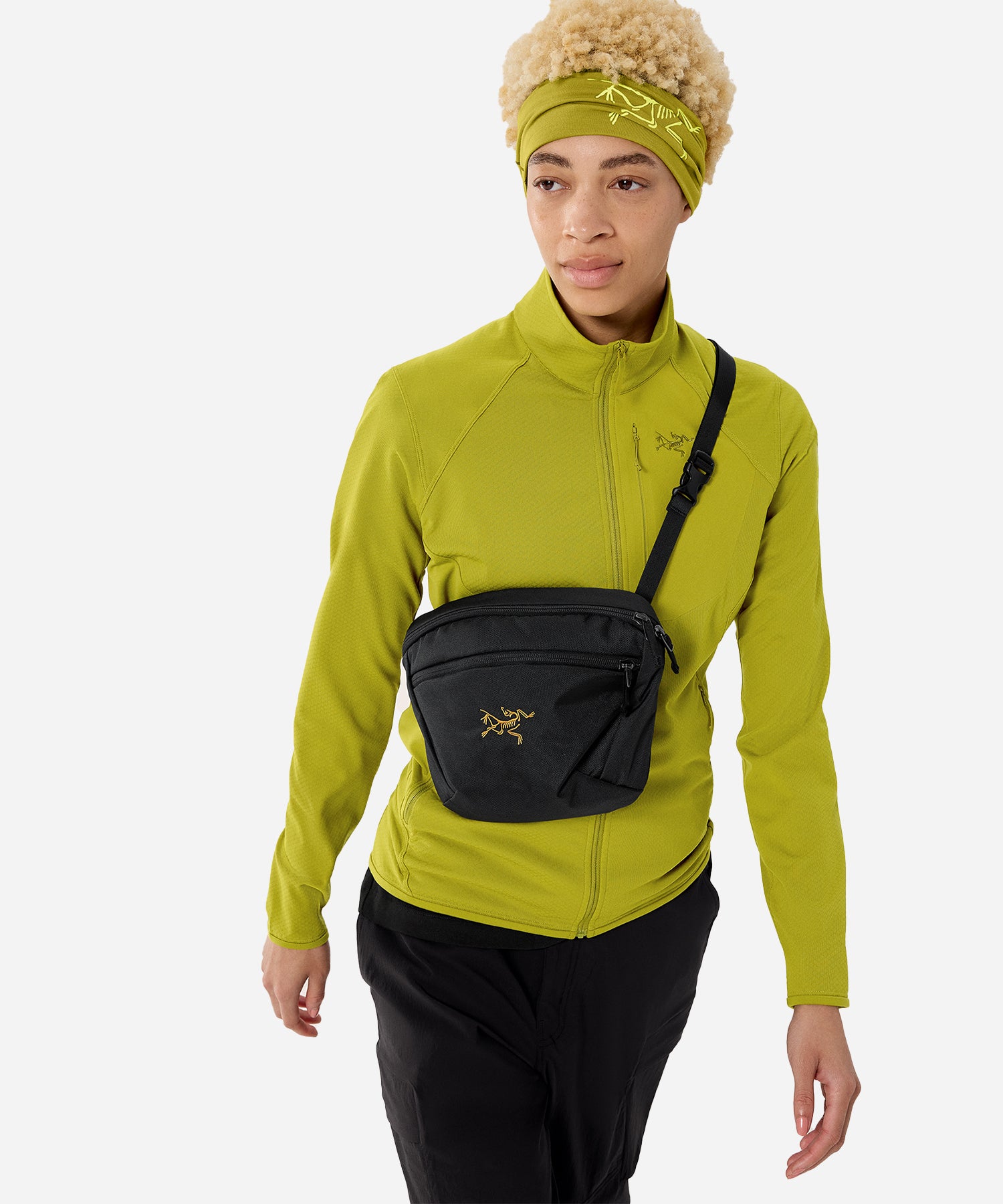 Arc_teryxMantis2WaistPack24KBlack-ModelClose