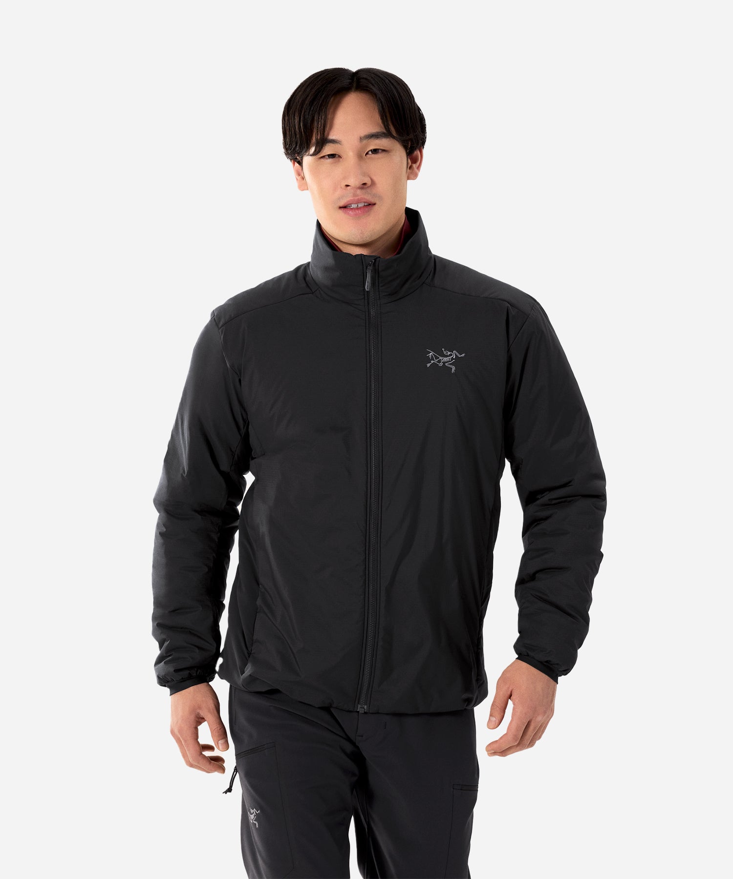 Arc_teryxMen_sAtomSVJacketBlack-ModelFront