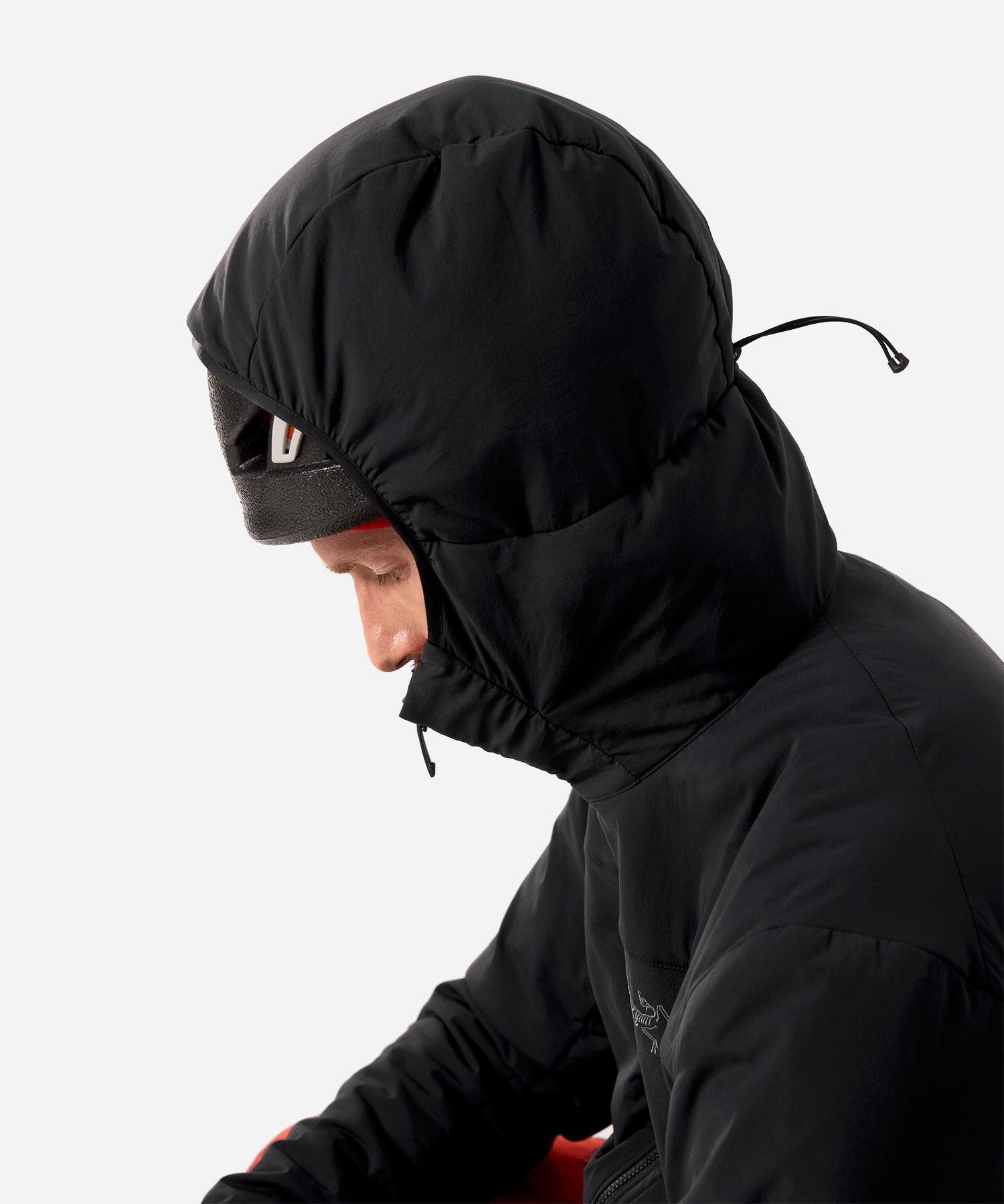 Arc_teryxMen_sProtonHoodyBlack-ModelClose