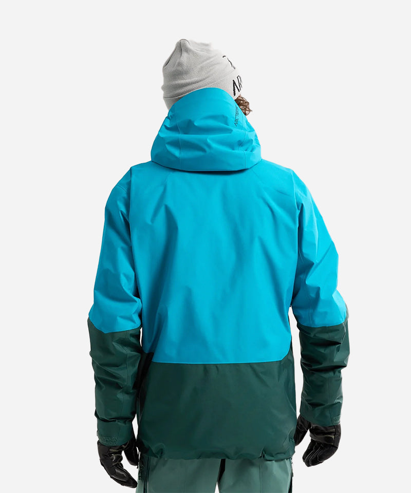 Arc_teryxRushJacketTetra_Pytheas-Modelback