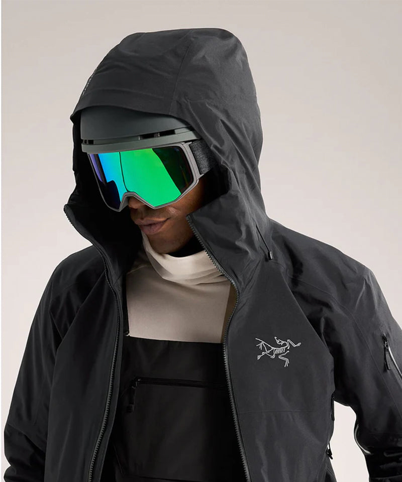 Arc_teryxSabreInsulatedJacketBlack-HoodDetail