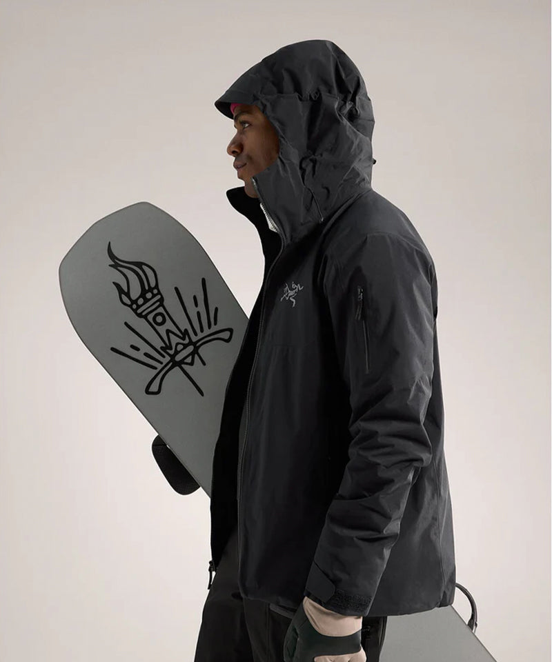 Arc_teryxSabreInsulatedJacketBlack-ModelSide