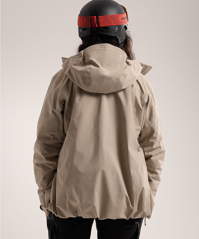 Arc_teryxSabreInsulatedSmokeBluff-ModelBack