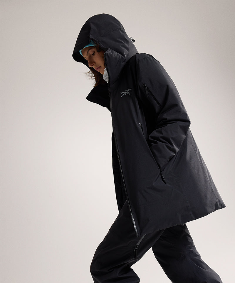 Arc_teryxSentinelWomen_sJacketBlack-ModelSide