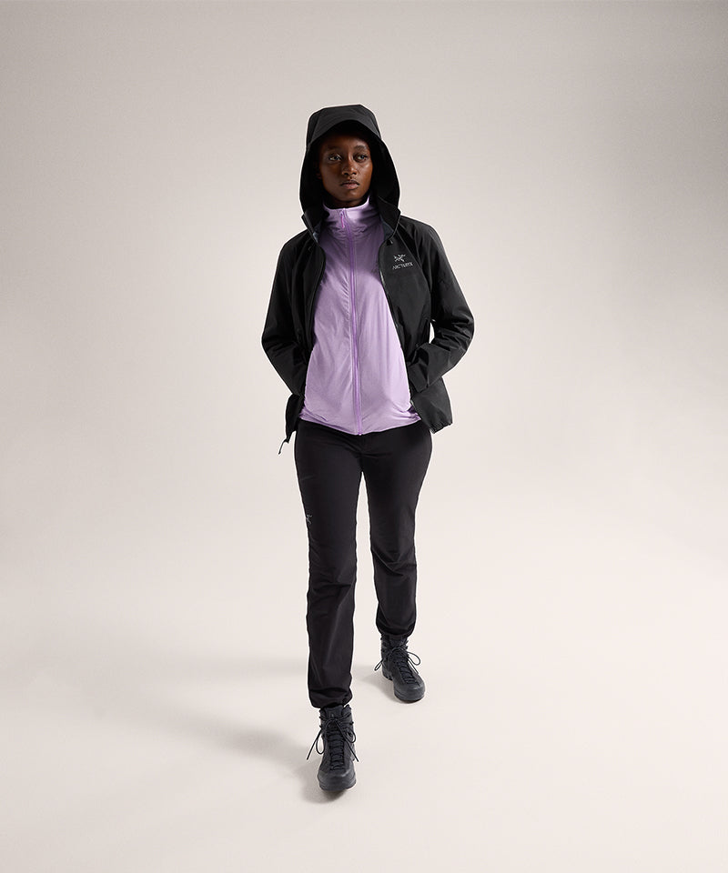 Arc_teryxWAtomJacketStormGlow-FullBodyDistance