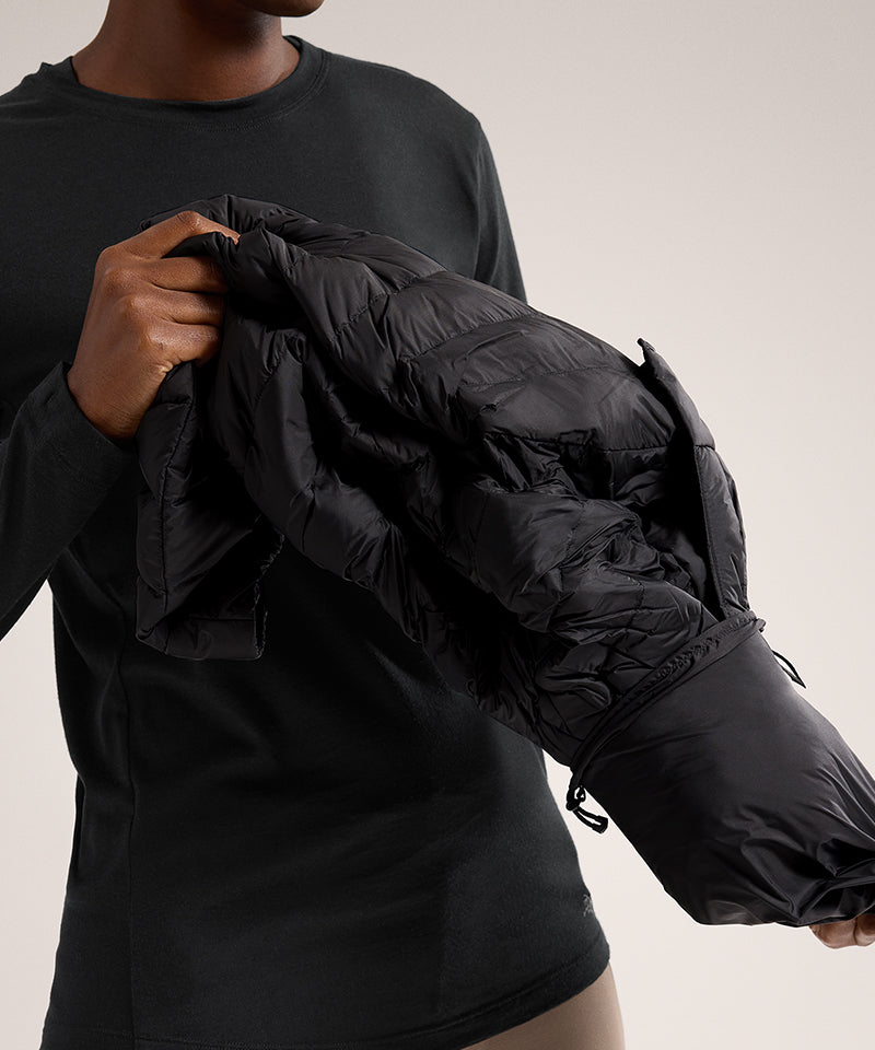 Arc_teryxWCeriumJacketBlack-FullBodyAction