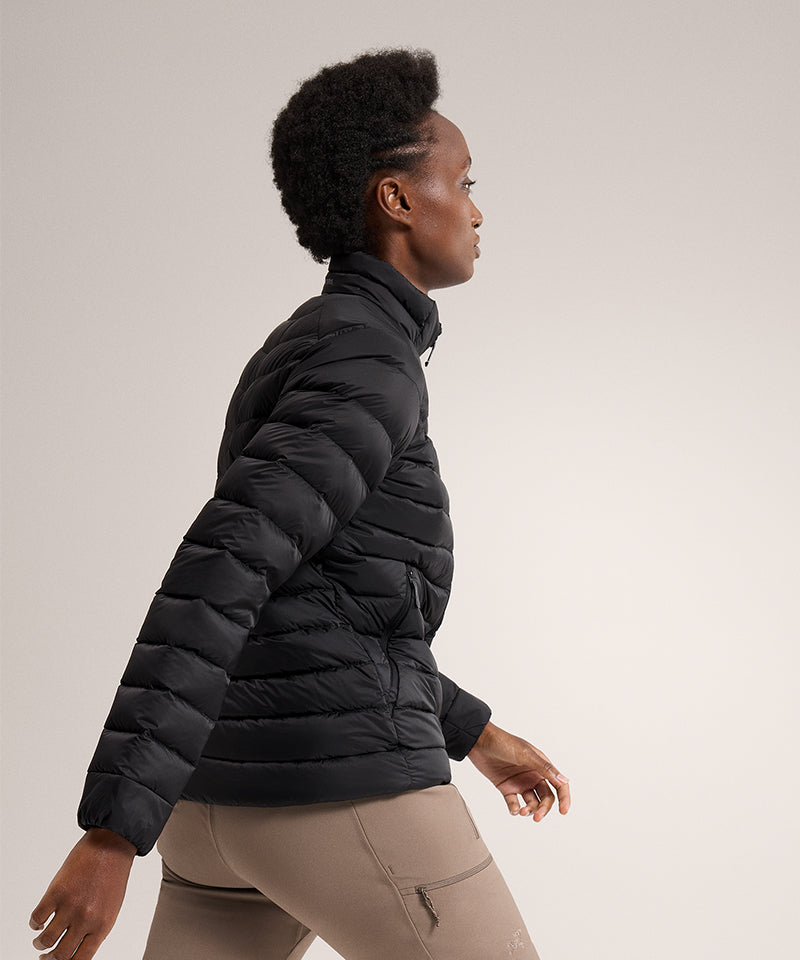 Arc_teryxWCeriumJacketBlack-FullBodyWalking