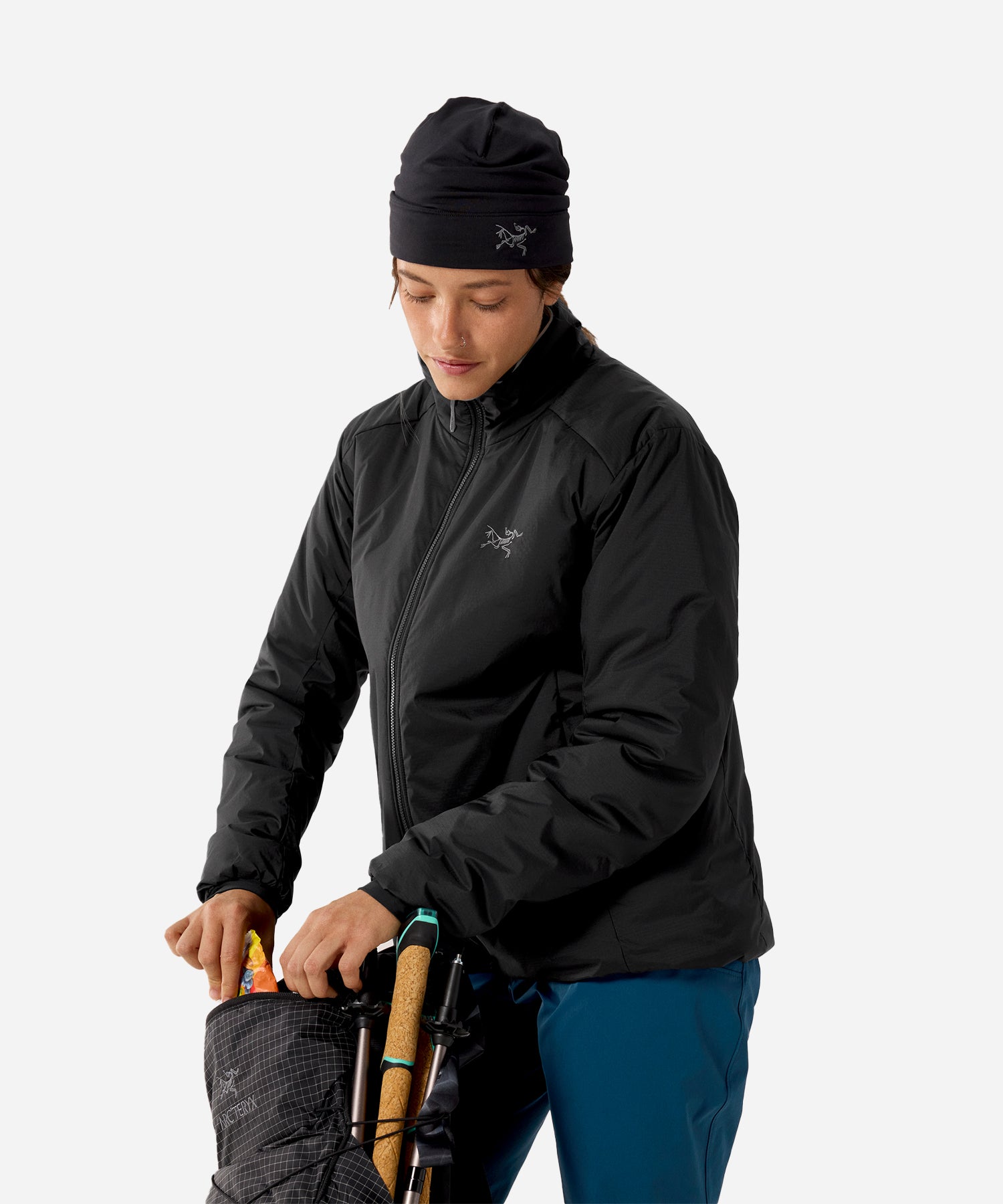 Arc_teryxWomen_sAtomSVJacketBlack-ModelAction