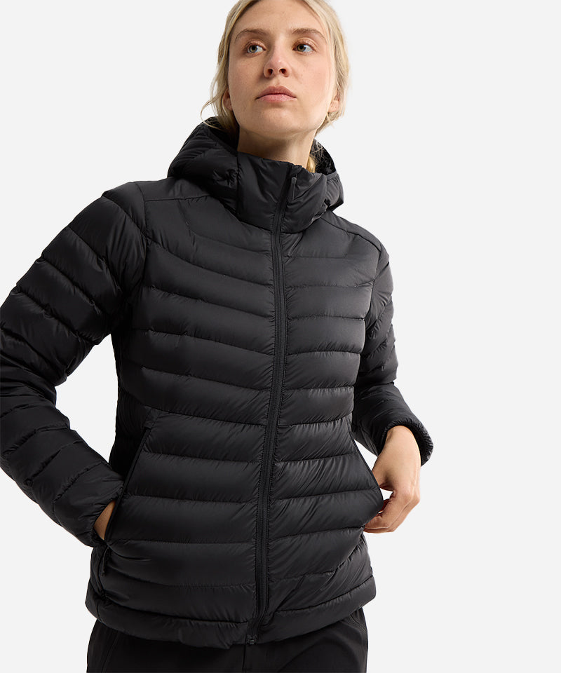 Arc_teryxWomen_sCeriumHoodyBlack-ModelFront