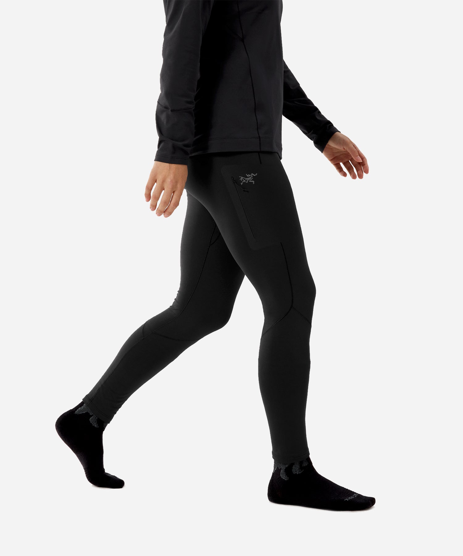 Arc_teryxWomen_sRhoBottomBlack-ModelSide