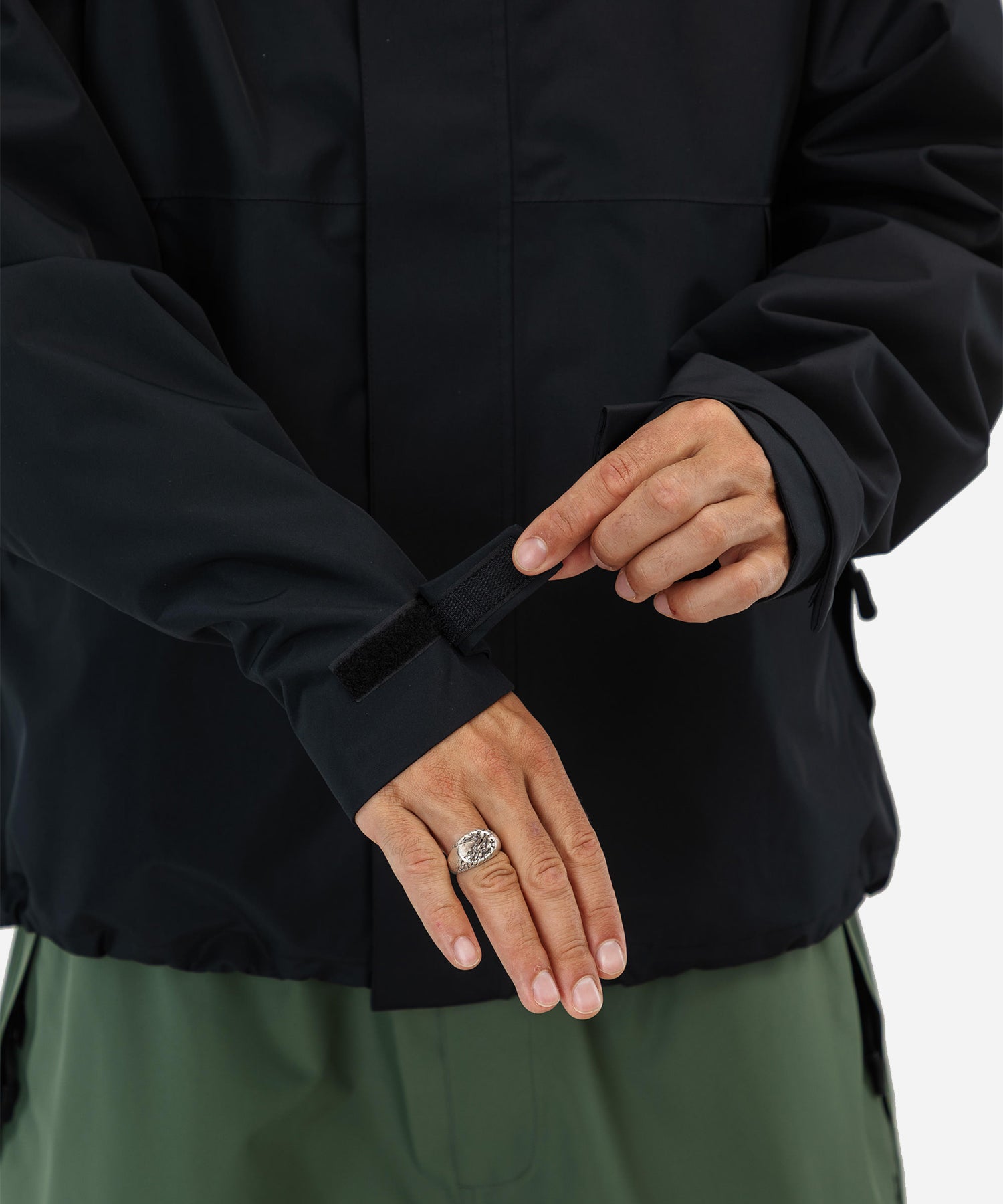 BeyondMedalsTheJacketBlack-CuffDetail