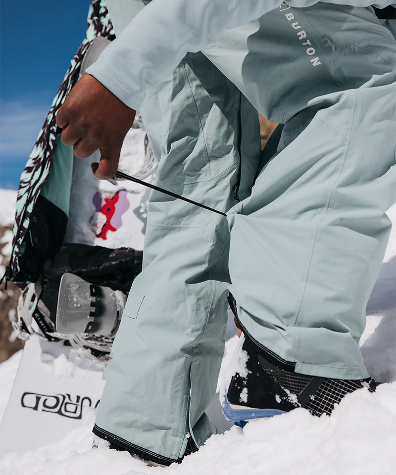 BurtonAKCyclicGORE-TEX2025BibPetrolGreen-Cinchdetail