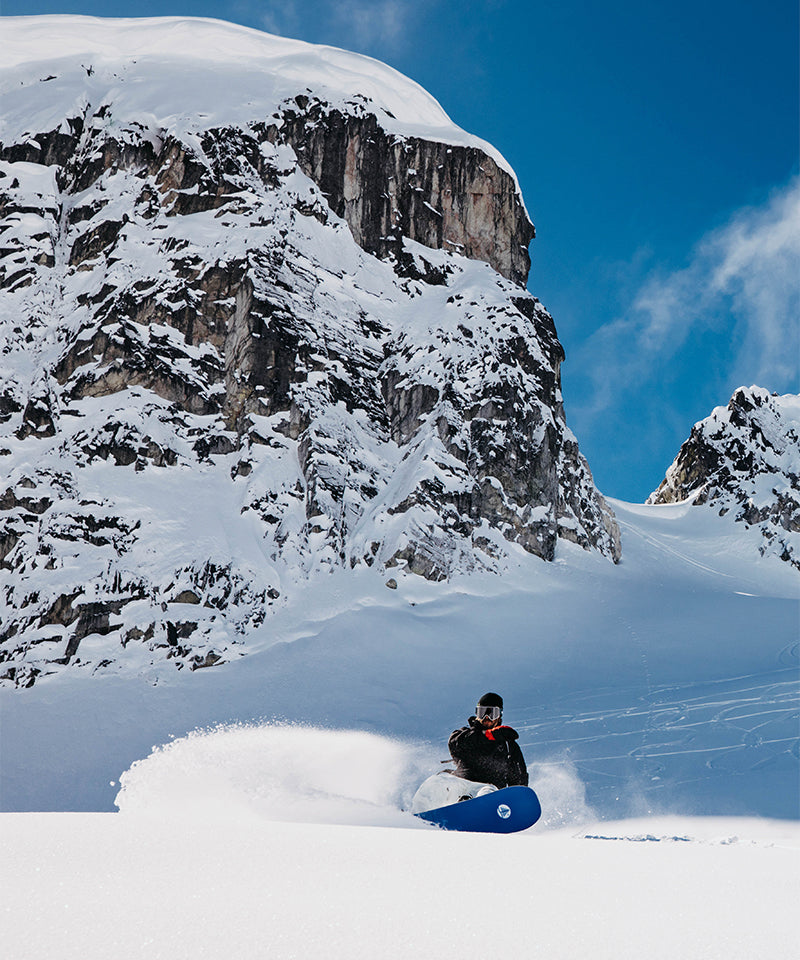BurtonAKCyclicGORE-TEX2025JacketTrueBlack-Action