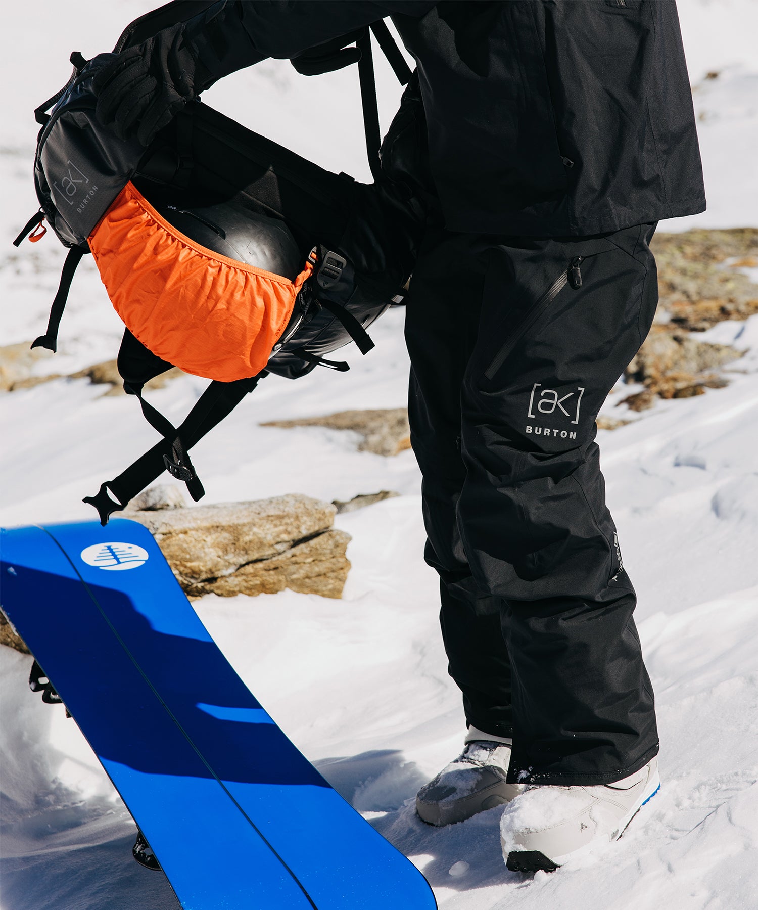 BurtonAKGORE-TEXCyclic2LBib2026TrueBlack-ModelSide