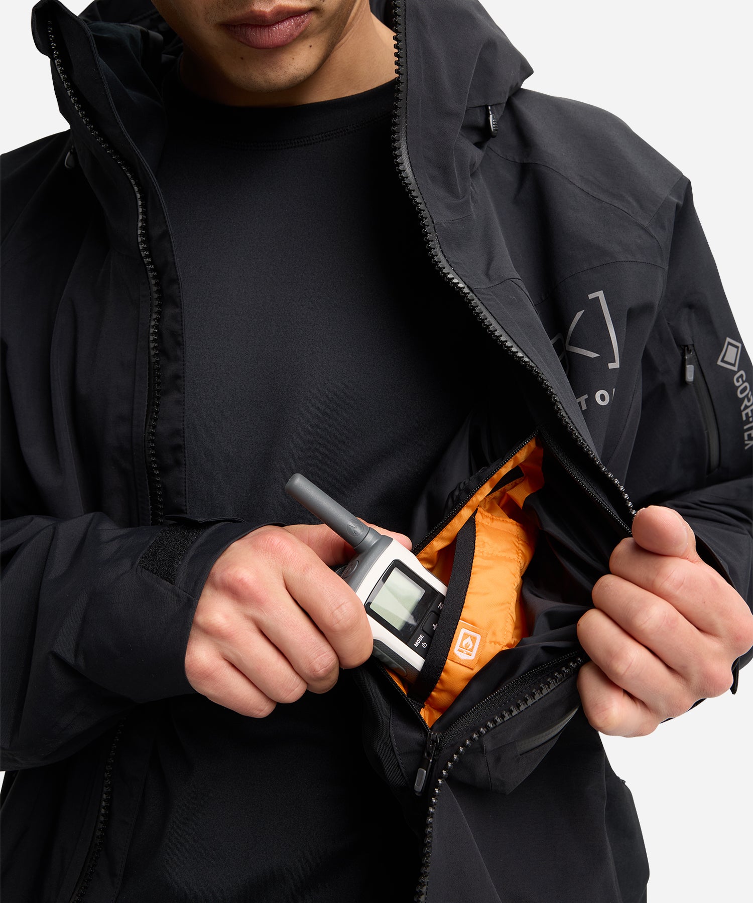 BurtonAKGORE-TEXCyclic2LJacketTrueBlack-DevicePocket