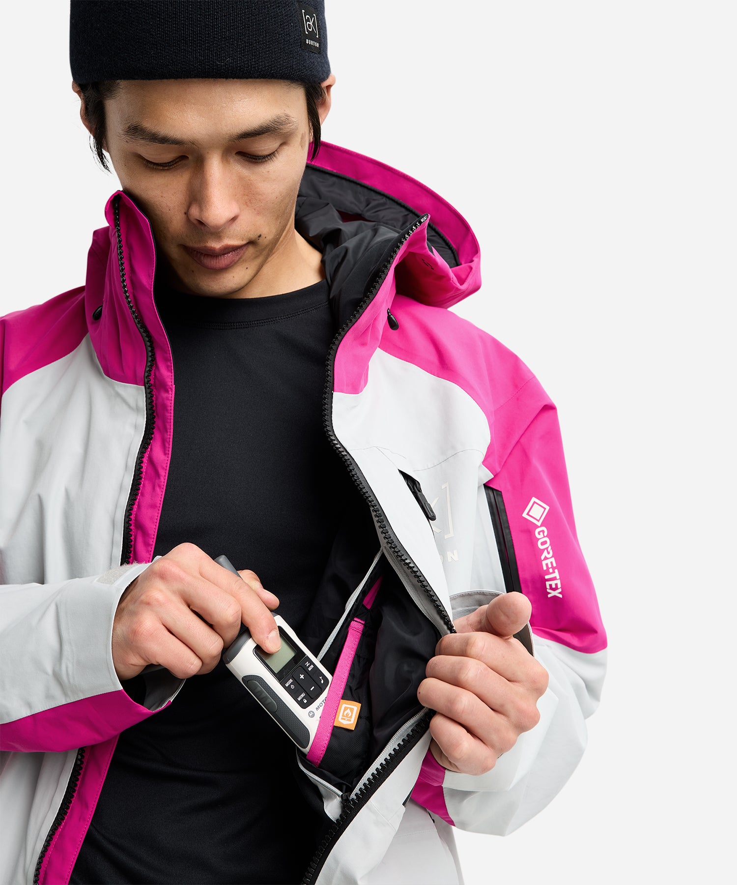 BurtonAKGORE-TEXCyclic2LJacketVeryBerry_GreyCloud-DevicePocket