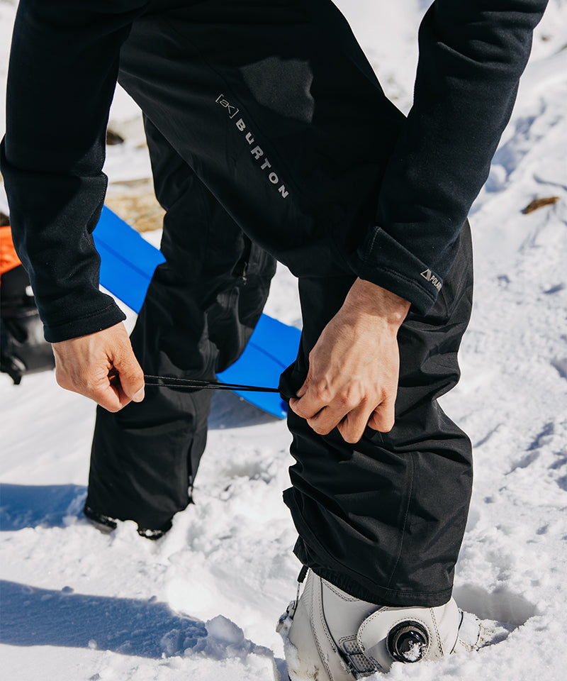 BurtonAKGoreCyclicBibBlack-CinchDetail_ed3158ab-ba75-44e5-b278-f6ad20e6161d