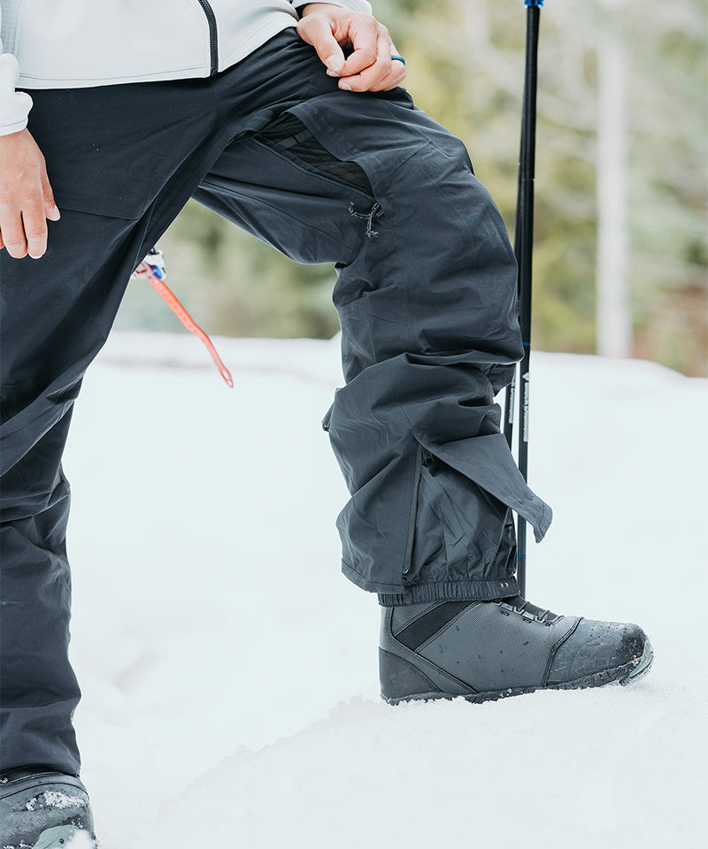 BurtonAKGoreSwashPantTrueBlack-Front_243c055b-246f-41c6-b538-c73500d7a4bc