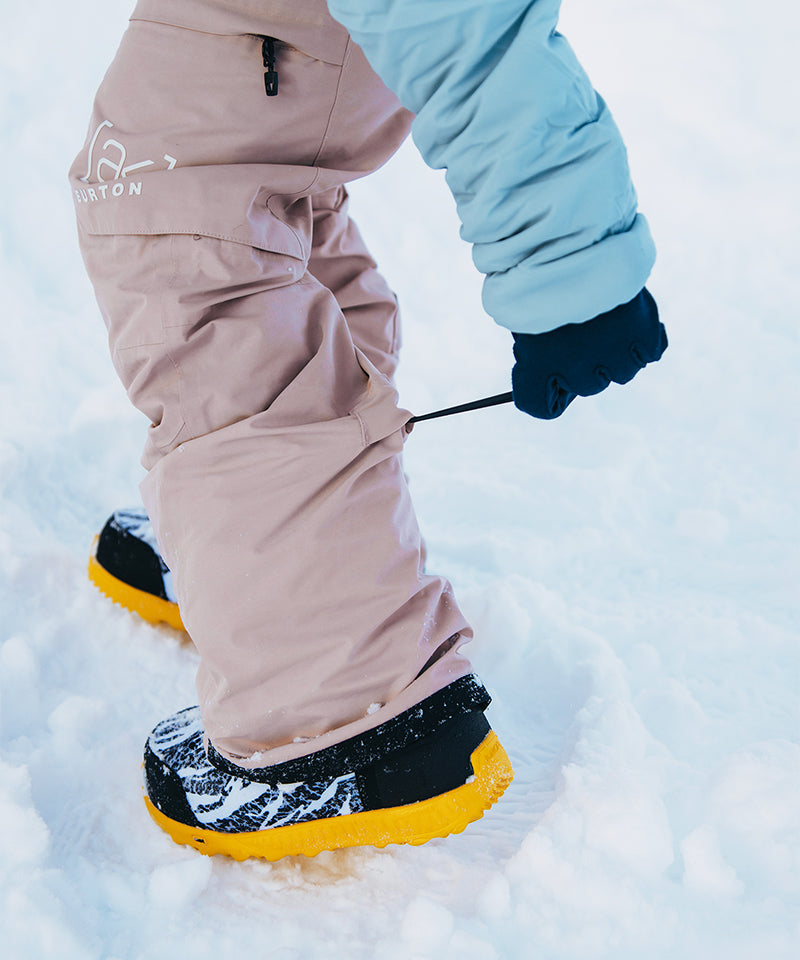 BurtonAKSummitGORE-TEXInsulated2025Pants-CinchDetail