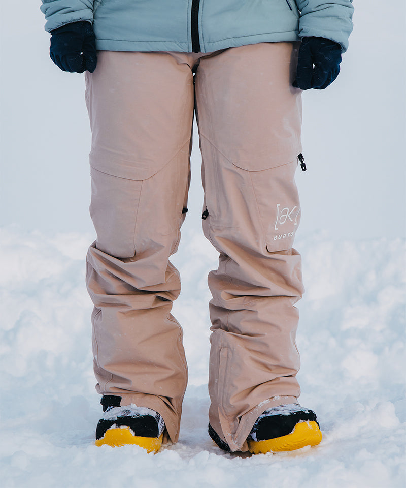 BurtonAKSummitGORE-TEXInsulated2025Pants-Modelfront