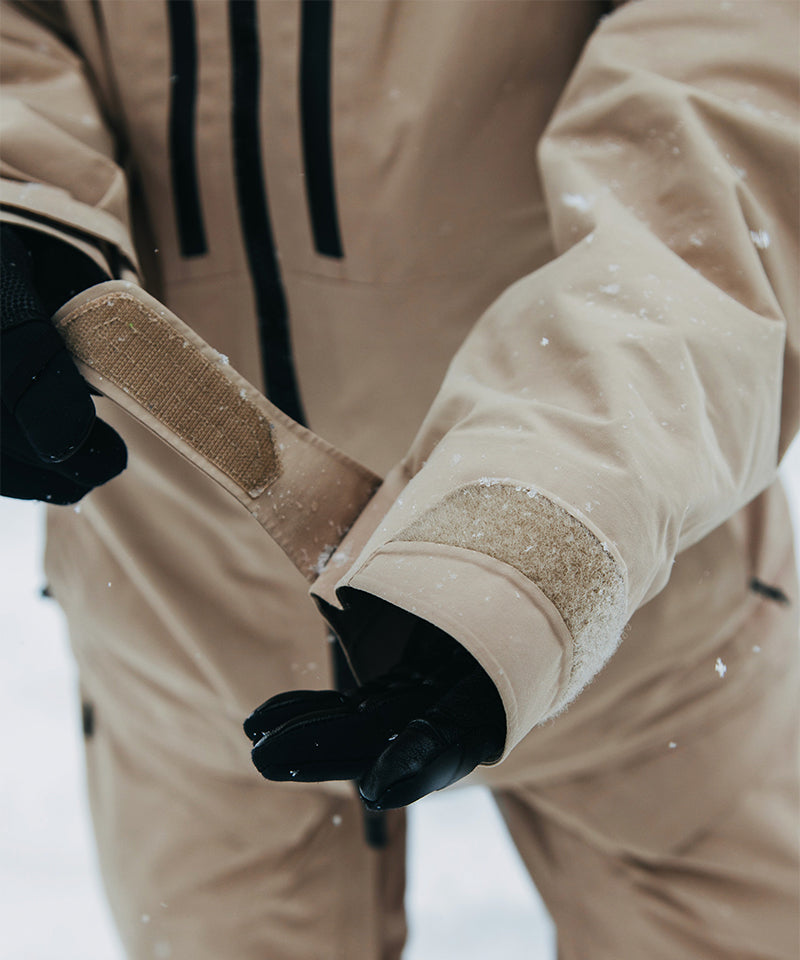 BurtonAKSwashGORE-TEX2025JacketSummitTaupe-Cuffdetail