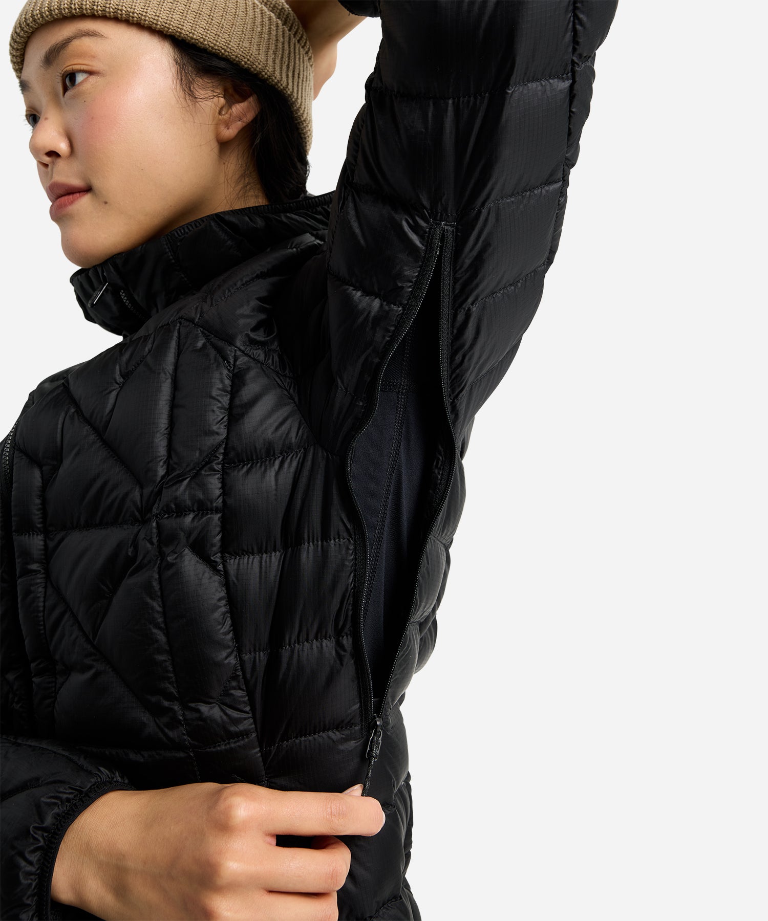 BurtonAKWomen_sBakerDownHoodedJacketTrueBlack-Vent