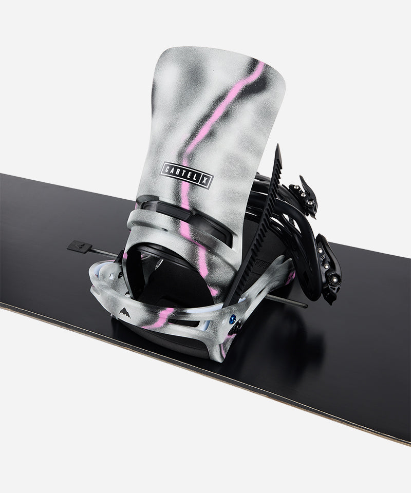 BurtonCartelXRe_Flex2025Gray_Pink-OnBoard