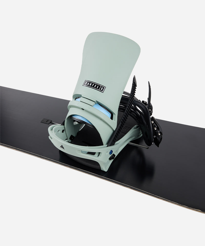 BurtonCartelXRe_Flex2025PetrolGreen-OnBoard