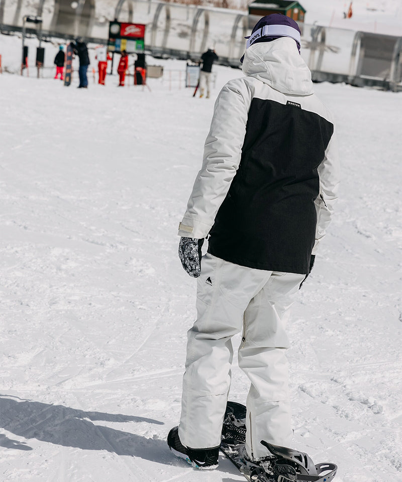 BurtonLodgepole2LJacketStoutWhite_Black-Modelback