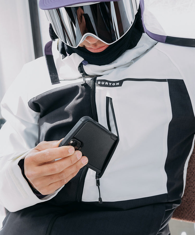BurtonLodgepole2LJacketStoutWhite_Black-Pocketdetail