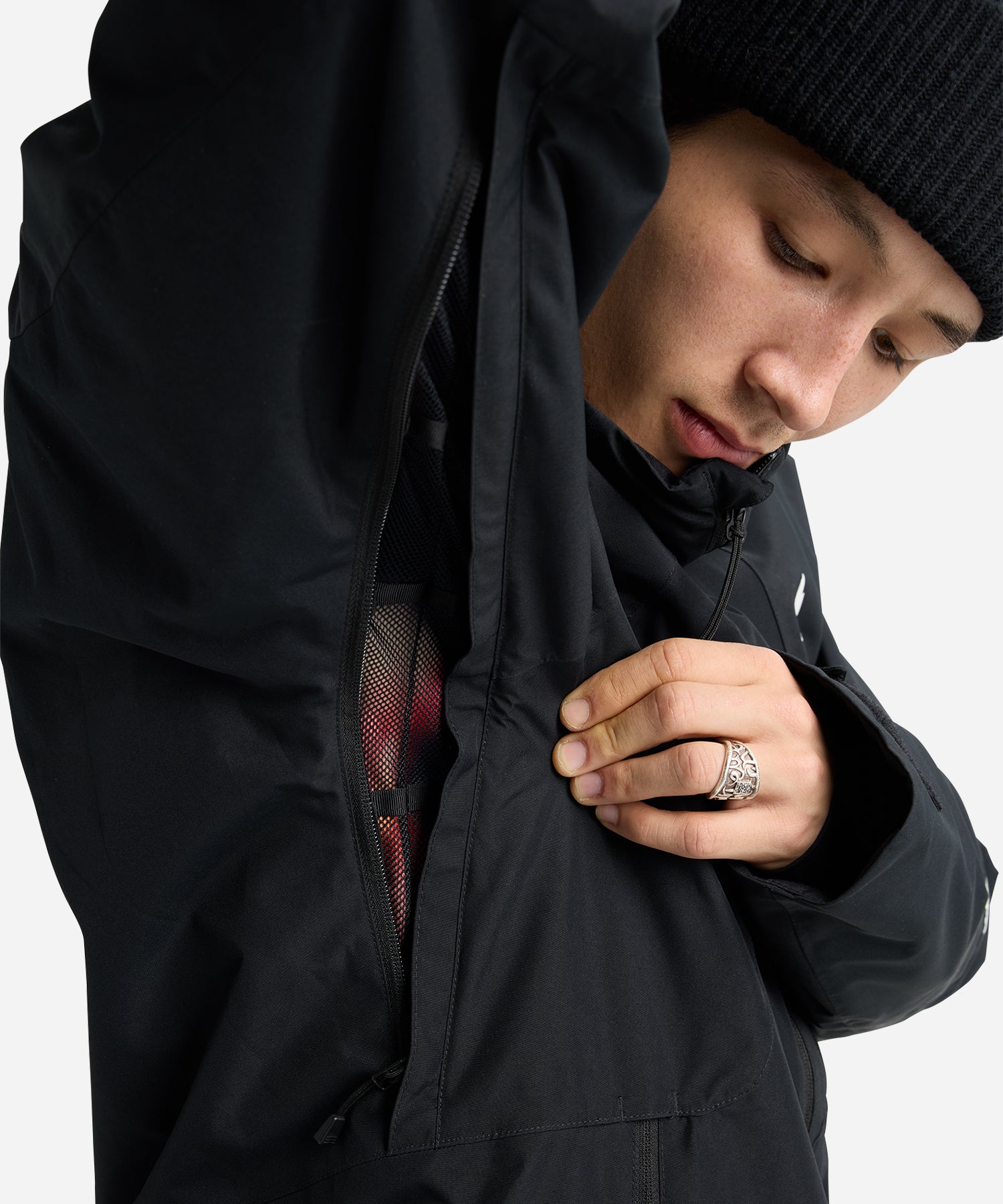 BurtonMen_sReserve2LInsulatedJacketTrueBlack-Vent