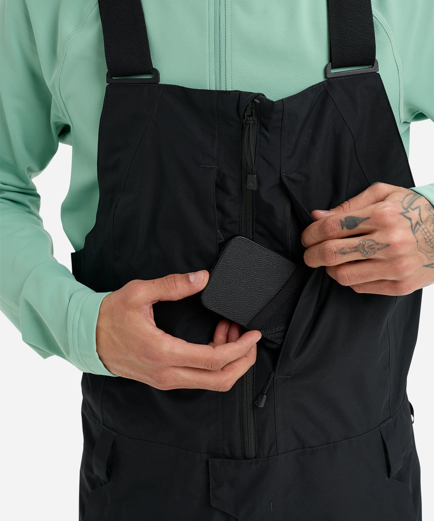 BurtonReserve2LRelaxedBibTrueBlack-Pocket