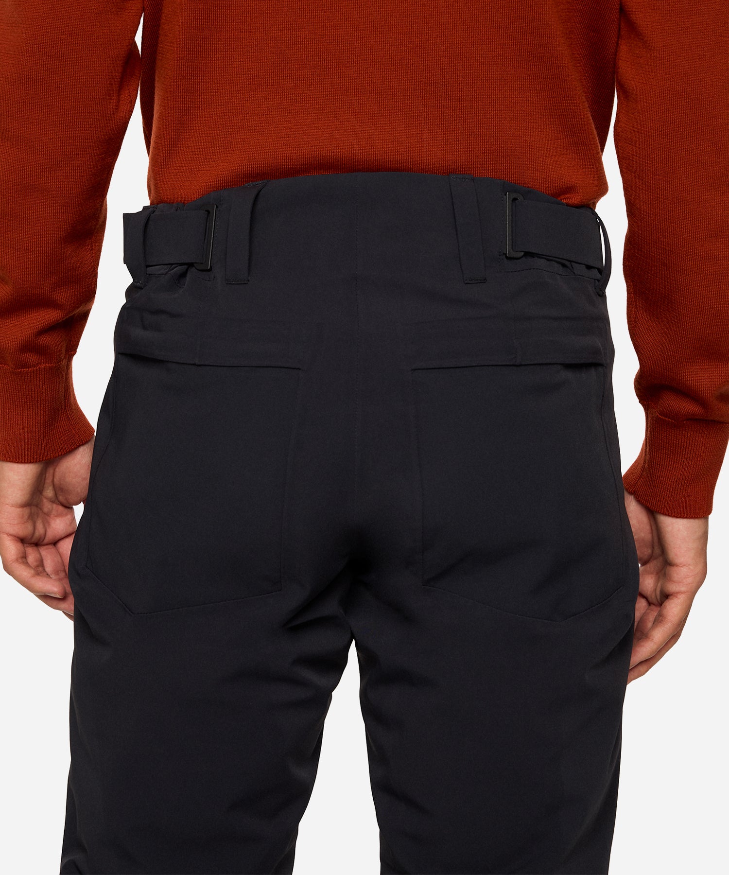 J.LindebergOmniaPantBlack-ModelCloseBack