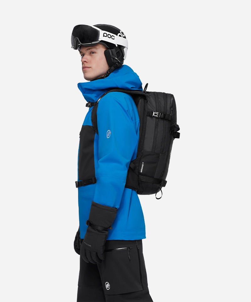 MammutNirvana22BackpackBlack-ModelSide