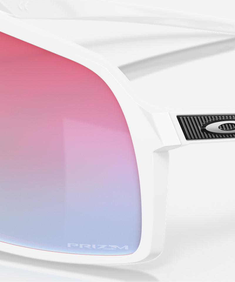 OakleySutroWhitePrizmSapphire-Lensdetail