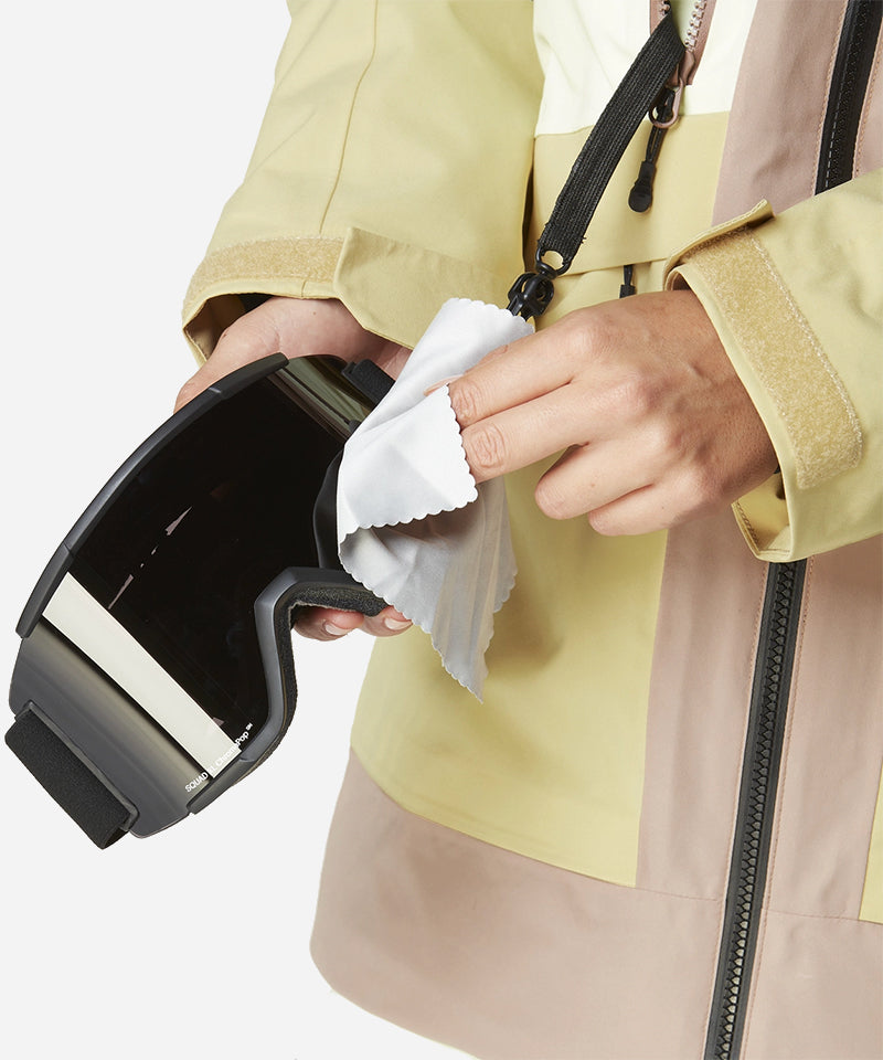 PictureHaakonJacketRoebuck-GoggleWipe