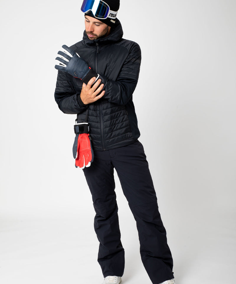 ReuschHighlandGloveBlue_White_Red-OnModel