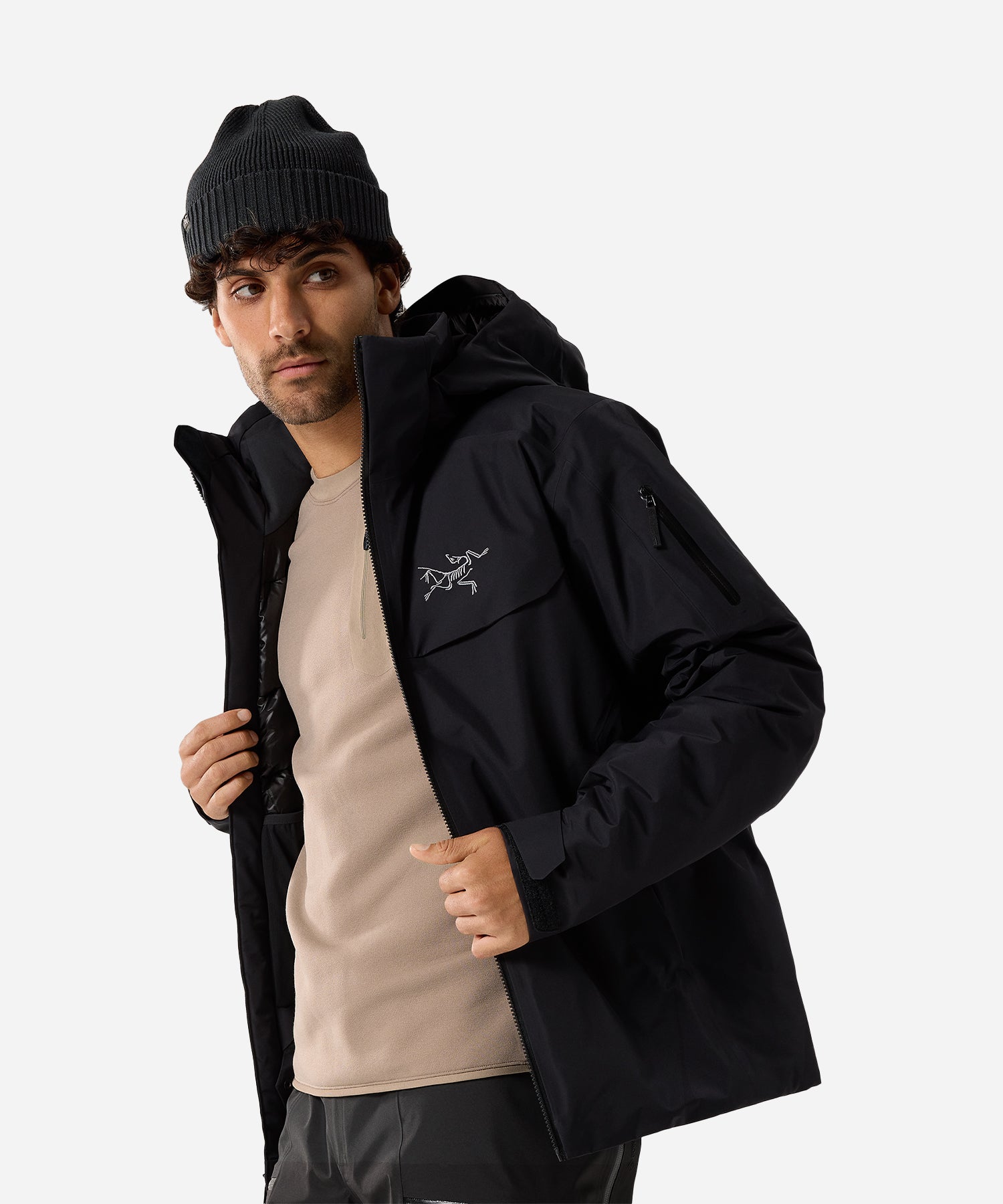 Arc_teryxMacaiJacketBlack-JacketOpen