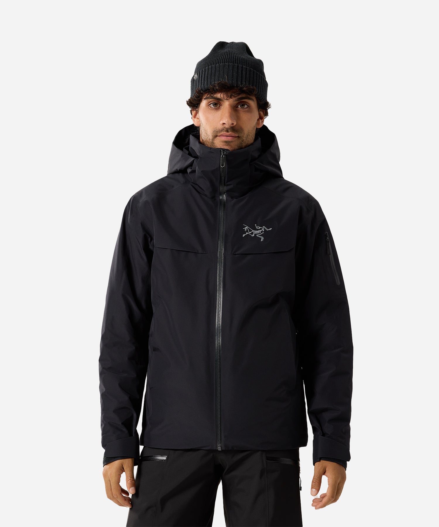 Arc_teryxMacaiJacketBlack-ModelFront