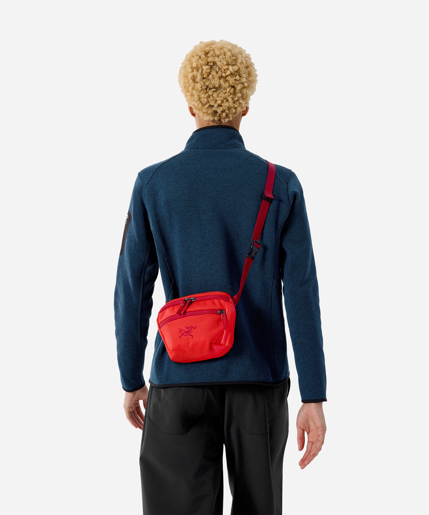 Arc_teryxMantis1WaistPackDynasty_Carmine-ModelBack