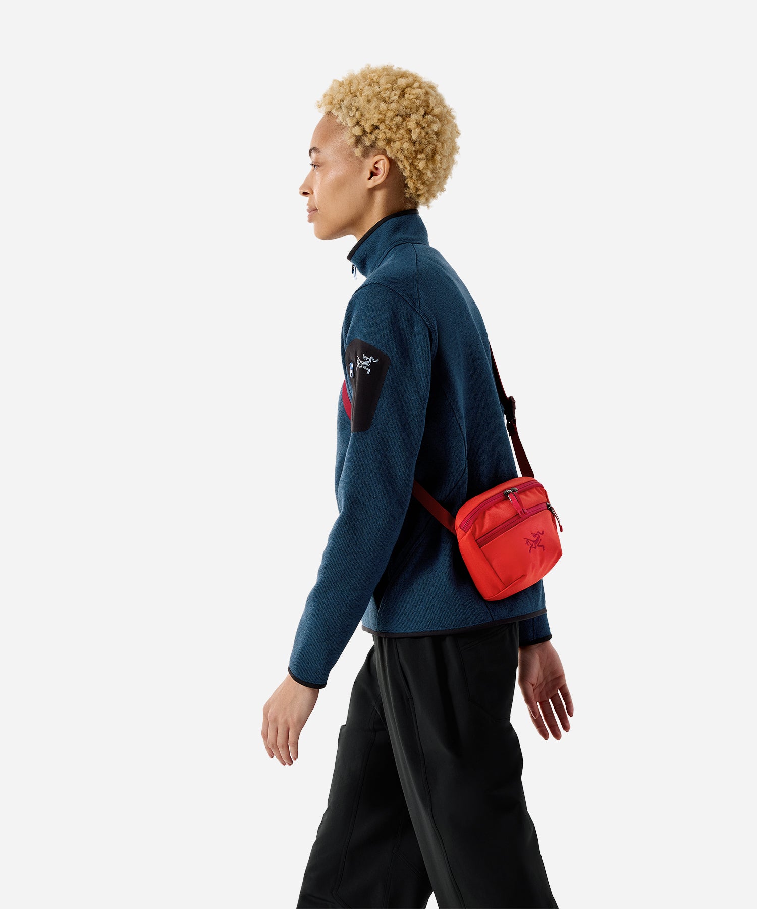 Arc_teryxMantis1WaistPackDynasty_Carmine-ModelSide