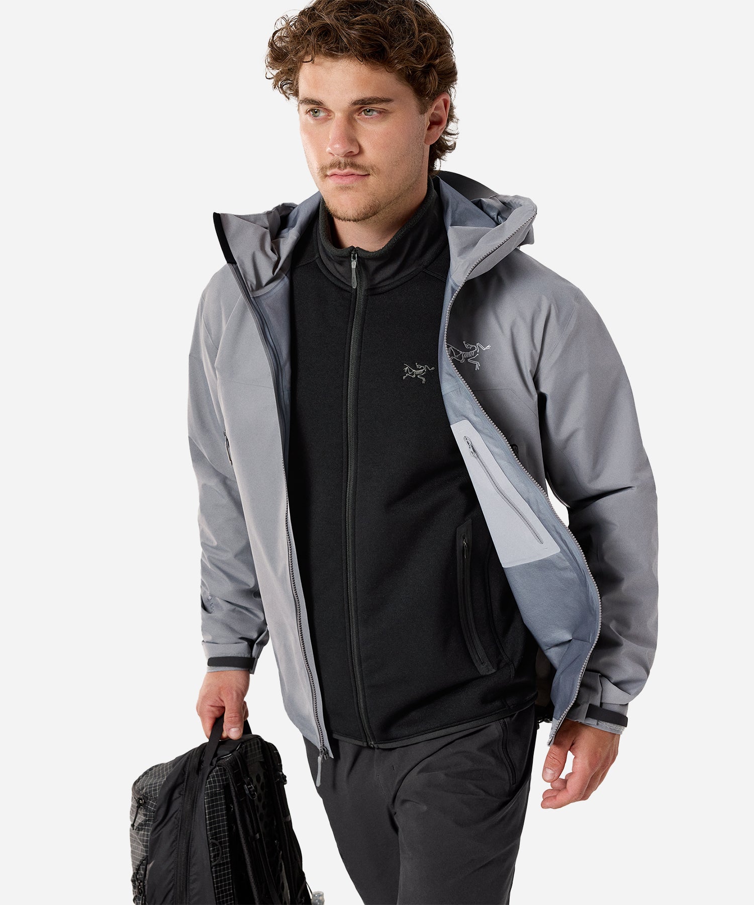 Arc_teryxMen_sKyaniteJacketBlack-ModelClose