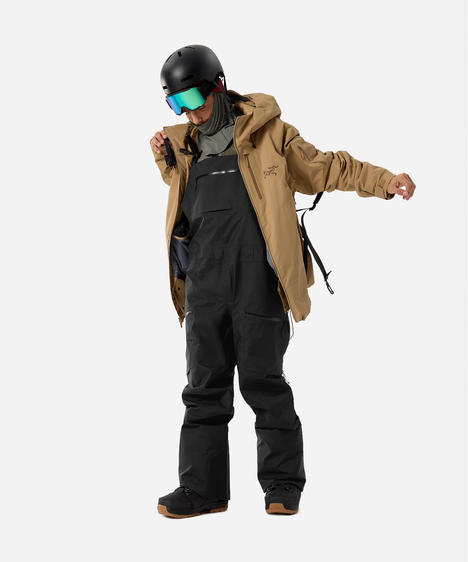 Arc_teryxSabreBibBlack-ModelAction