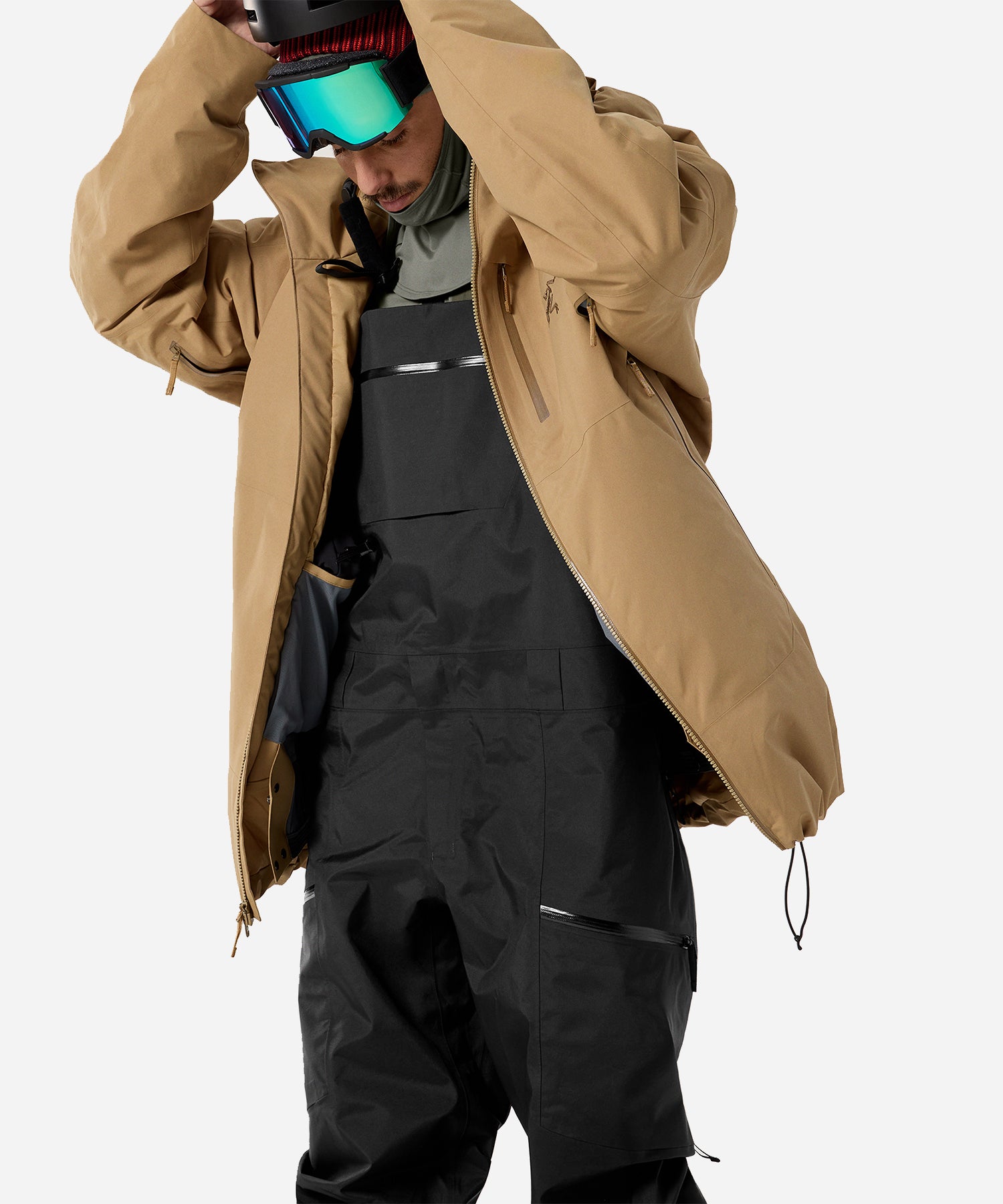 Arc_teryxSabreBibBlack-ModelClose