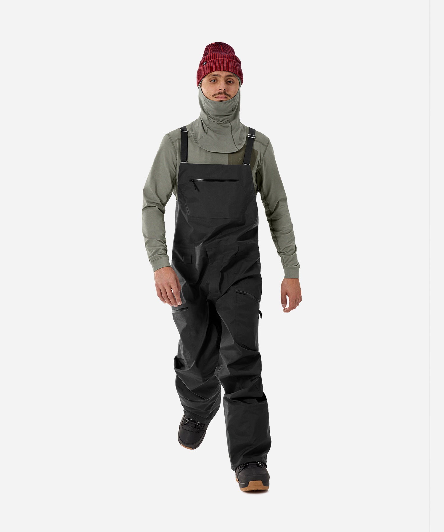 Arc_teryxSabreBibBlack-ModelFront