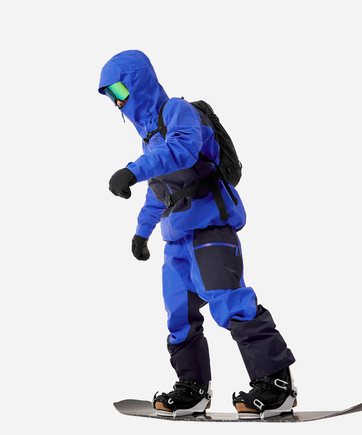 Arc_teryxSabreJacketVitality_BlackSapphire-OnBoard